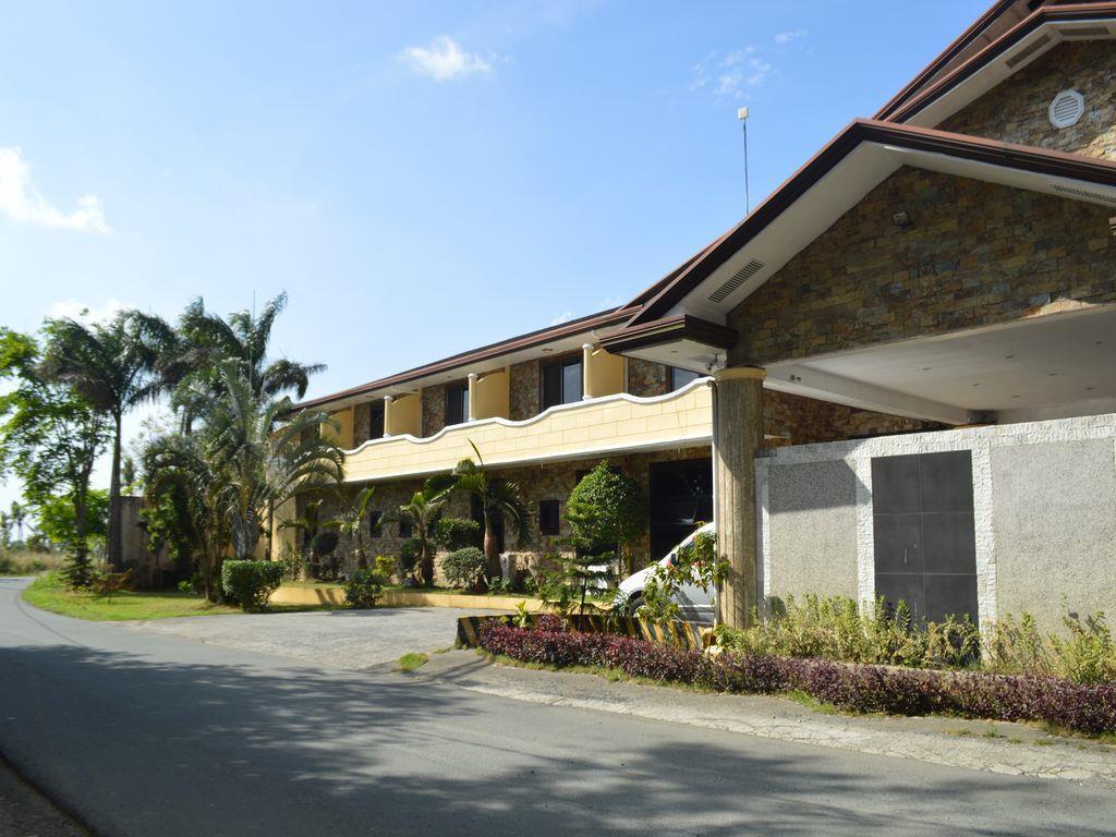 ฟิล โอเอซิส โฮเต็ล แอนด์ รีสอร์ต Hotel Silang ภายนอก รูปภาพ