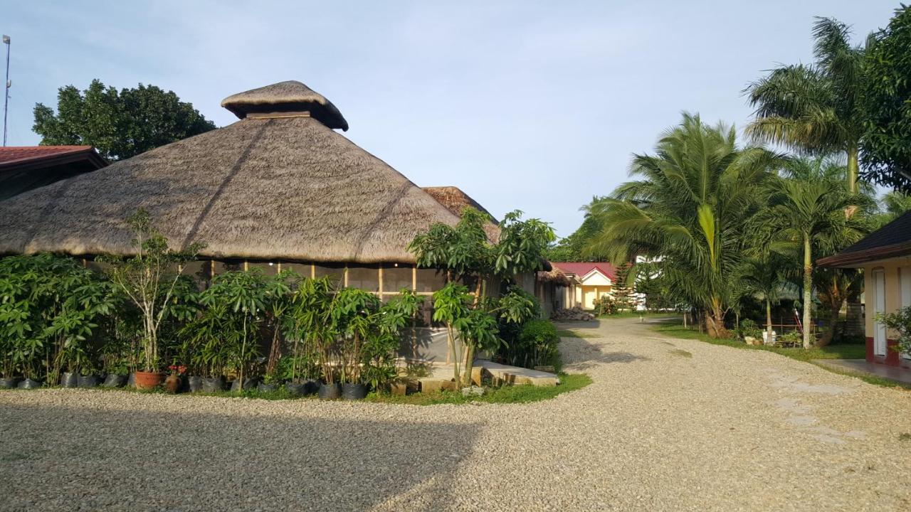ฟิล โอเอซิส โฮเต็ล แอนด์ รีสอร์ต Hotel Silang ภายนอก รูปภาพ
