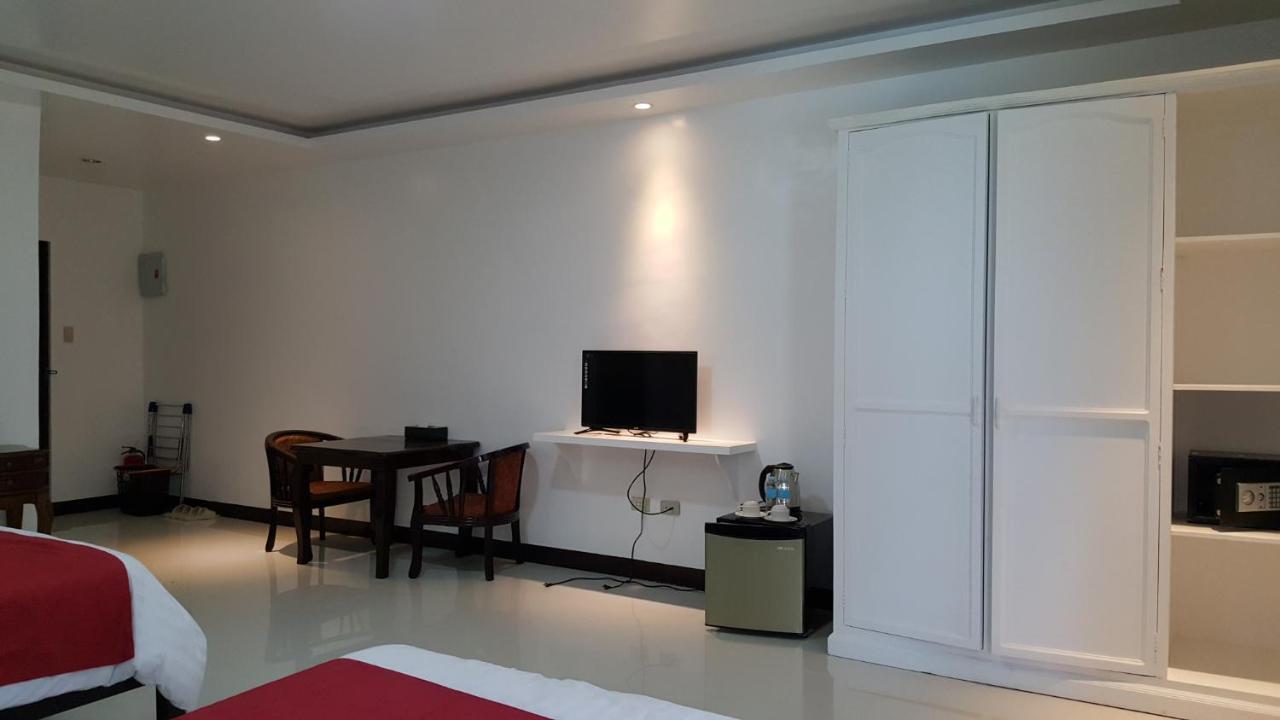ฟิล โอเอซิส โฮเต็ล แอนด์ รีสอร์ต Hotel Silang ภายนอก รูปภาพ