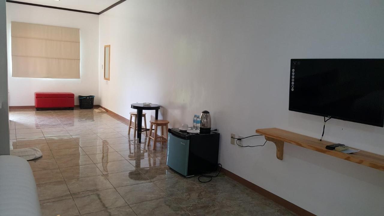 ฟิล โอเอซิส โฮเต็ล แอนด์ รีสอร์ต Hotel Silang ภายนอก รูปภาพ