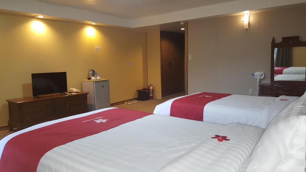 ฟิล โอเอซิส โฮเต็ล แอนด์ รีสอร์ต Hotel Silang ภายนอก รูปภาพ